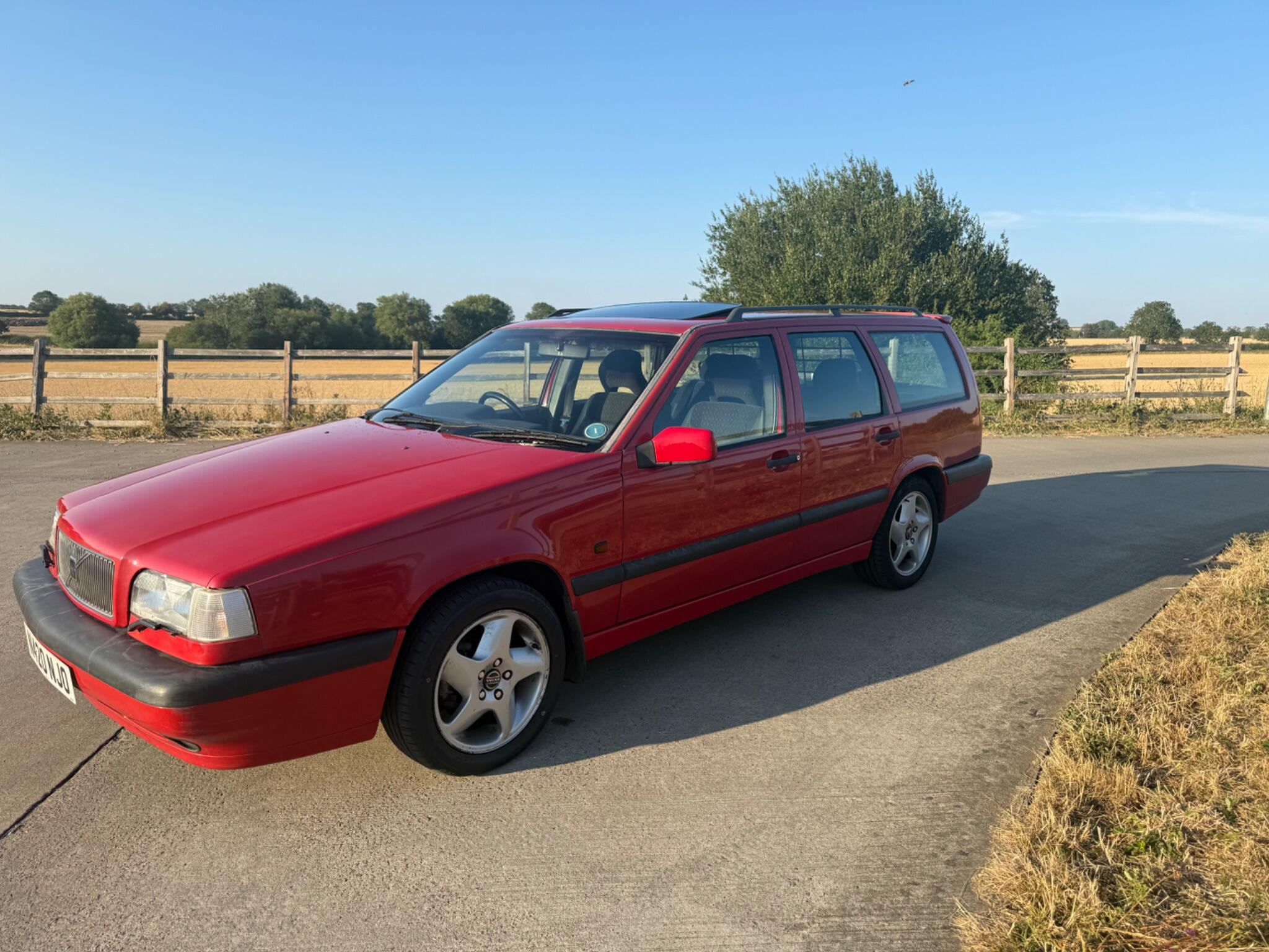 Volvo 850 2.5 20v GLT 5dr — photo 57 of 96